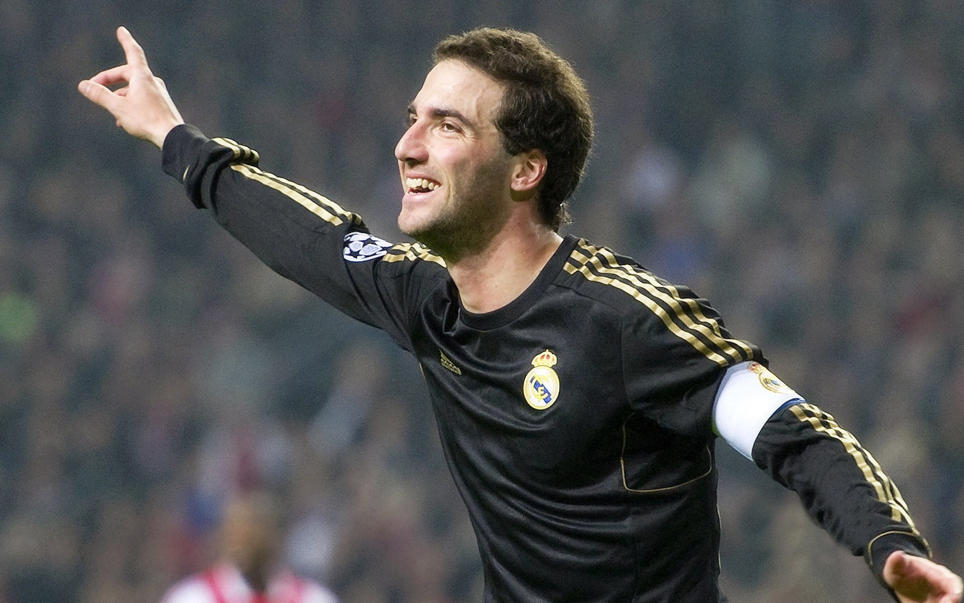 开云官网-湖人强行终结尼克斯，当武切维奇在抢七夜化身巨人