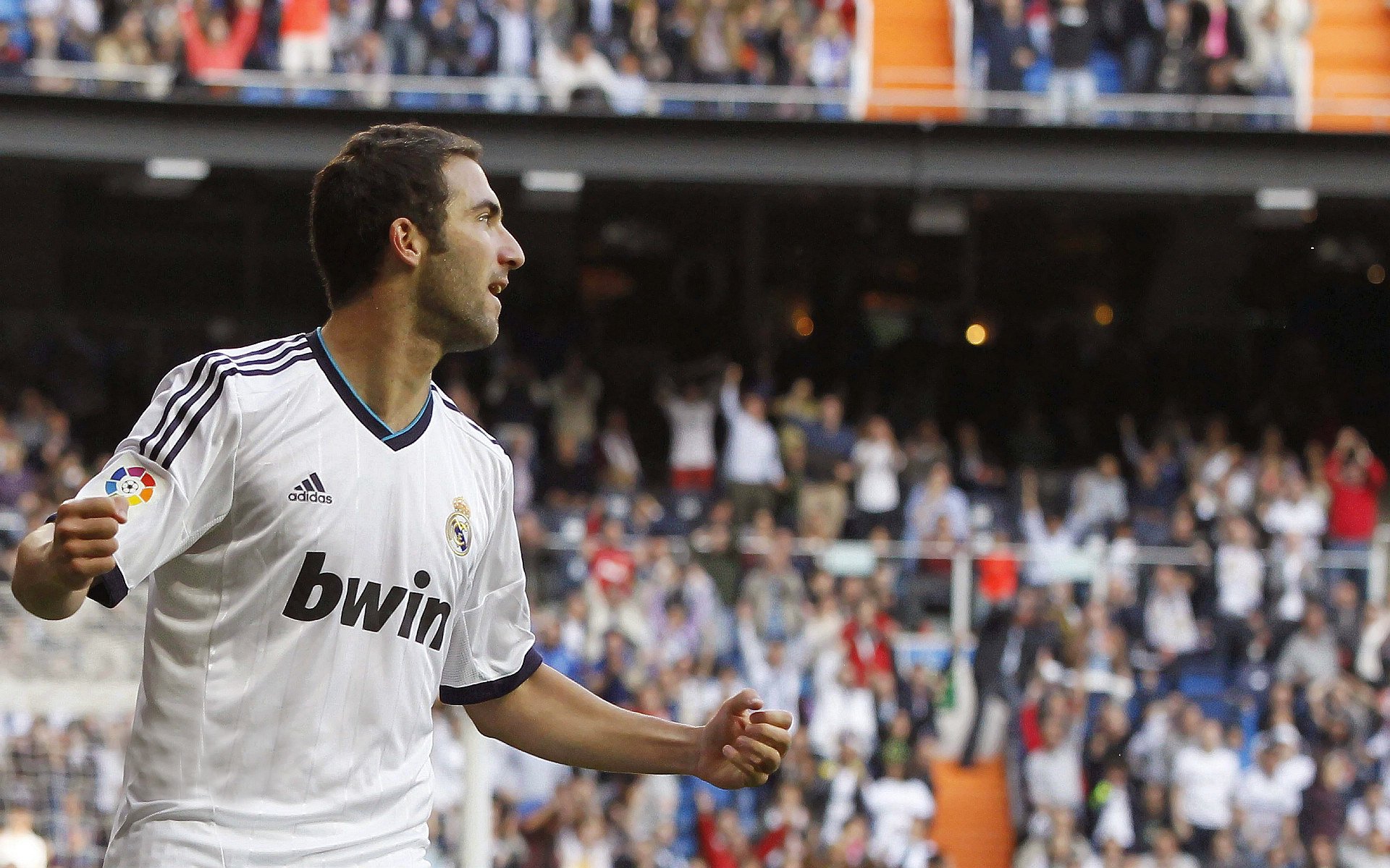 开云体育-西甲国家德比之夜，贝林厄姆在焦点战证明自己，伯纳乌新王当立